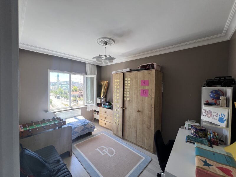 ÇAYIROVA ÇAĞDAŞKENT SİTESİ’NDE SATILIK 3+1 DAİRE