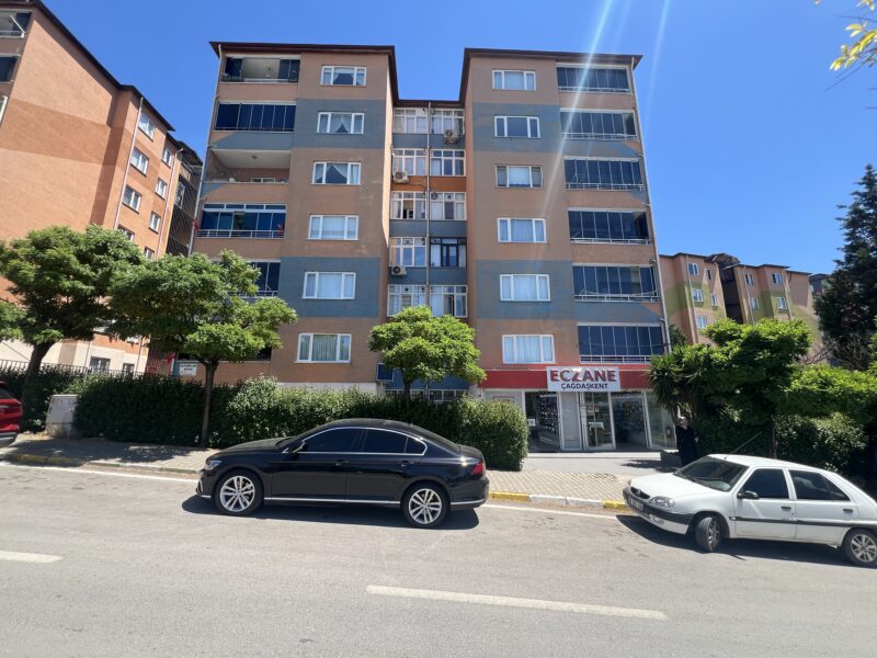 ÇAYIROVA ÇAĞDAŞKENT SİTESİ’NDE SATILIK 3+1 DAİRE